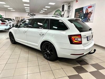 Vit Begagnad 2019 Skoda Octavia Kombi | 158 500 kr (Lite dyr)