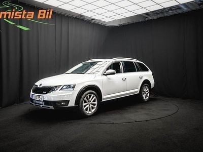 Vit Begagnad 2020 Skoda Octavia Scout Kombi | 184 900 kr (Bra pris)