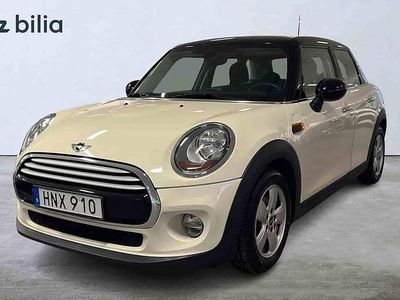 Vit Begagnad 2015 Mini Cooper Halvkombi | 134 900 kr
