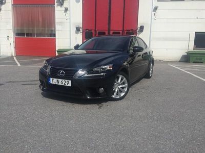 Lexus IS300h