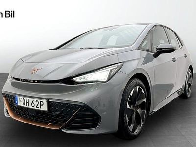 Begagnad Cupra Born e-Boost 169 kW (231 HK) 2023 Ljusgrå Halvkombi