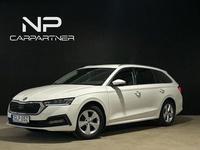 Vit Begagnad 2021 Skoda Octavia Kombi | 154 900 kr (Marknadspris)