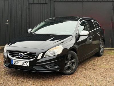 Svart Begagnad 2012 Volvo V60 R-Design Kombi | 119 900 kr (Marknadspris)