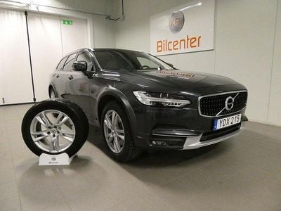 Grå Begagnad 2018 Volvo V90 CC Kombi | 319 900 kr (Marknadspris)