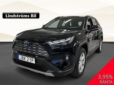 Svart Begagnad 2025 Toyota RAV4 Hybrid Executive SUV | 489 900 kr (Marknadspris)