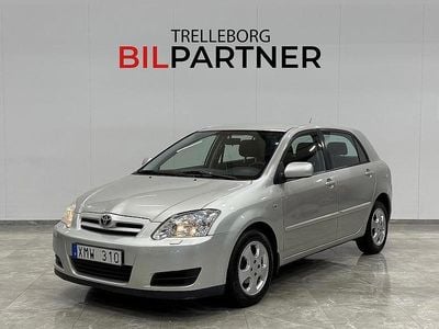 Begagnad Toyota Corolla 110 HK (80 kW) 2005 Silver Halvkombi
