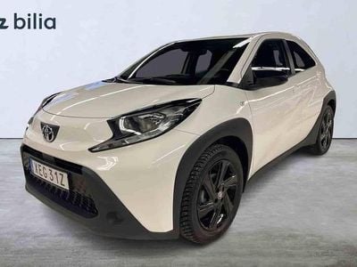Vit Begagnad 2023 Toyota Aygo X Play SUV | 149 900 kr (Superpris)