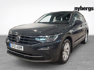 Grå Begagnad 2022 VW Tiguan SUV | 229 000 kr (Bra pris)