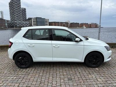 Vit Begagnad 2016 Skoda Fabia Style Halvkombi | 89 900 kr (Marknadspris)