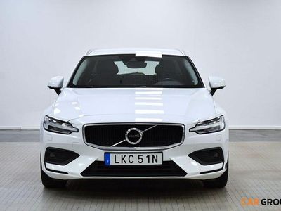 Vit Begagnad 2020 Volvo V60 Momentum Kombi | 279 900 kr (Marknadspris)