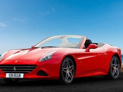Röd Begagnad 2015 Ferrari California Cab | 1 575 000 kr