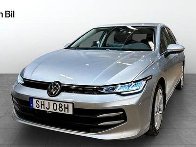 Silver Begagnad 2025 VW Golf VIII Life Halvkombi | 329 900 kr (Marknadspris)