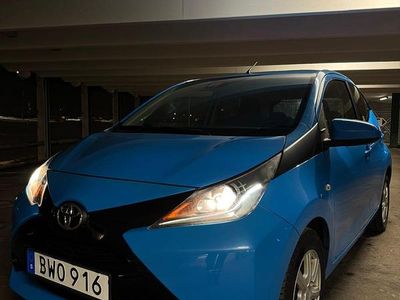 Begagnad Toyota Aygo X-play 68 HK (50 kW) 2016 Halvkombi