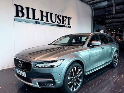 Grå Begagnad 2017 Volvo V90 CC Momentum Kombi | 289 900 kr (Marknadspris)