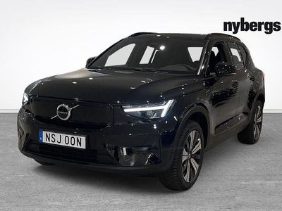 Svart Begagnad 2022 Volvo XC40 Core SUV | 329 000 kr