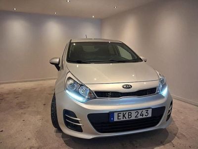Begagnad Kia Rio 84 HK (61 kW) 2016 Grå Halvkombi