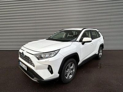 Vit Begagnad 2022 Toyota RAV4 Hybrid SUV | 219 900 kr