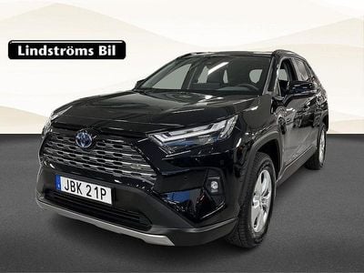 Svart Begagnad 2025 Toyota RAV4 Hybrid Executive SUV | 489 900 kr (Marknadspris)