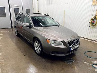 Begagnad Volvo V70 163 HK (119 kW) 2011 Brun metallic Kombi