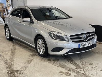 Begagnad Mercedes A180 Style 122 HK (89 kW) 2013 Silver Halvkombi