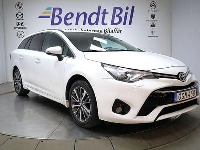 Vit Begagnad 2016 Toyota Avensis Multidrive S Kombi | 159 500 kr (Marknadspris)