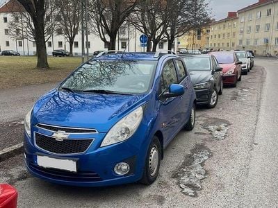 Blå Begagnad 2010 Chevrolet Spark Halvkombi | 23 000 kr (Marknadspris)