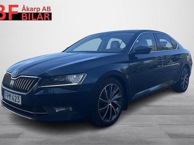 Mörkblå (blå) Begagnad 2016 Skoda Superb LAURIN & KLEMENT Halvkombi | 144 500 kr (Lite dyr)