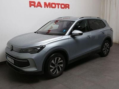 Silver (oyster silver metallic) Begagnad 2025 VW Tiguan Edition SUV | 379 900 kr (Marknadspris)