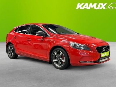 Begagnad Volvo V40 Momentum 190 HK (139 kW) 2015 Röd Halvkombi