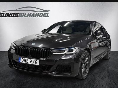 Grå Begagnad 2022 BMW 545e M Sport Sedan | 589 900 kr