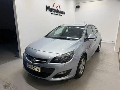 Begagnad Opel Astra Enjoy 116 HK (85 kW) 2014 Grå Halvkombi