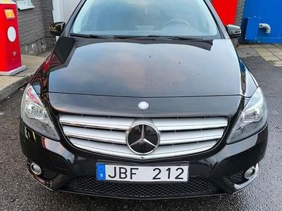 Begagnad 2013 Mercedes B180 Minibuss | 95 000 kr (Superpris)