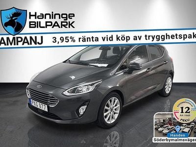 Grå Begagnad 2017 Ford Fiesta Titanium Halvkombi | 99 995 kr (Marknadspris)