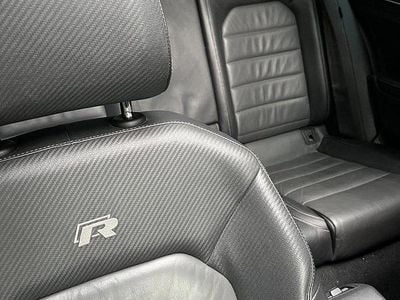 Blå Begagnad 2017 VW Golf VII R Kombi | 210 000 kr (Marknadspris)