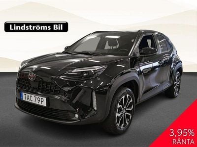 Svart Begagnad 2025 Toyota Yaris Hybrid Active | 329 000 kr (Lite dyr)