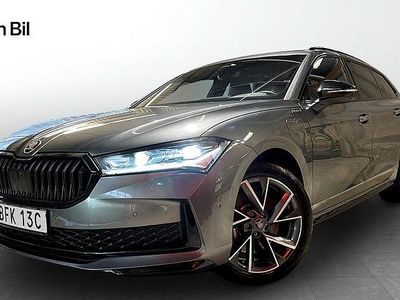 Grå Begagnad 2025 Skoda Superb SportLine Kombi | 489 900 kr