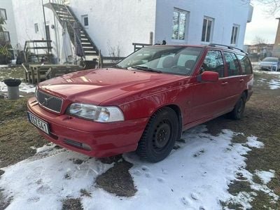 Begagnad 2000 Volvo V70 Kombi | 19 900 kr (Marknadspris)