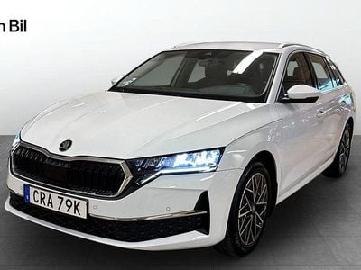 Vit Begagnad 2024 Skoda Octavia Selection Kombi | 320 000 kr (Marknadspris)