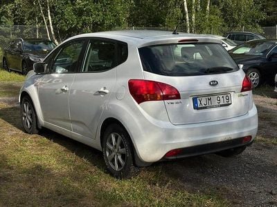 Begagnad Kia Venga EX 90 HK (66 kW) 2009 Vit Halvkombi