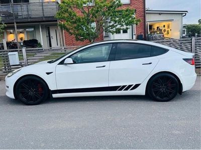 Begagnad 2021 Tesla Model 3 Performance Sedan | 299 000 kr (Marknadspris)