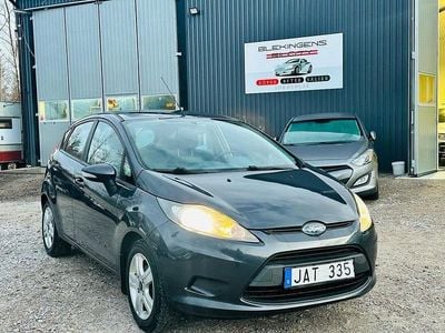Begagnad Ford Fiesta Trend 82 HK (60 kW) 2008 Grå Halvkombi