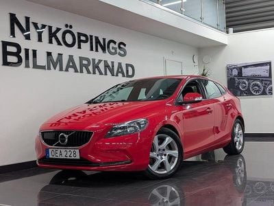 Röd Begagnad 2016 Volvo V40 Halvkombi | 124 900 kr (Lite dyr)