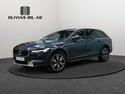 Begagnad Volvo V90 CC Momentum 190 HK (139 kW) 2019 Blå Kombi