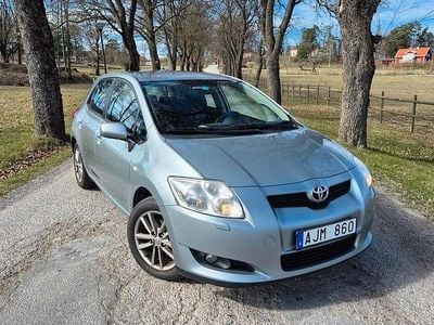 Grå Begagnad 2008 Toyota Auris Halvkombi | 34 900 kr (Dyr)