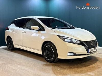 Begagnad Nissan Leaf N-Connecta 110 kW (150 HK) 2022 Vit Halvkombi