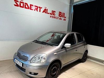 Begagnad Toyota Yaris 87 HK (63 kW) 2005 Grå Halvkombi
