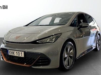 Ljusgrå (vapor grey) Begagnad 2023 Cupra Born Halvkombi | 234 900 kr (Marknadspris)