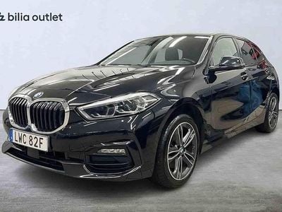 Svart Begagnad 2020 BMW 118 Sport Line Halvkombi | 219 900 kr (Marknadspris)