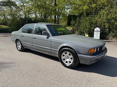 Ljusgrå Begagnad 1992 BMW 735 Sedan | 74 900 kr