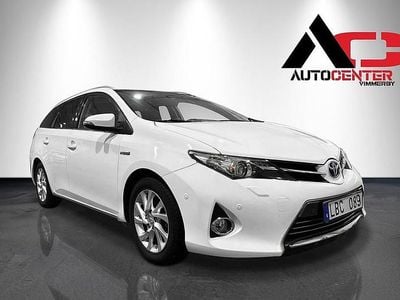 Vit Begagnad 2013 Toyota Auris Hybrid Executive Kombi | 112 000 kr (Bra pris)